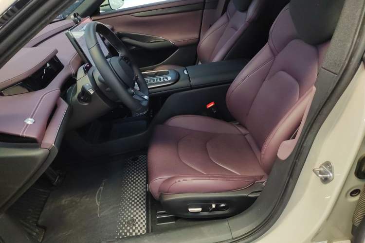 Used  SU7 2024 Rear-Drive Ultra-Long Range Advanced Pro-Level Intelligent Driving Version
