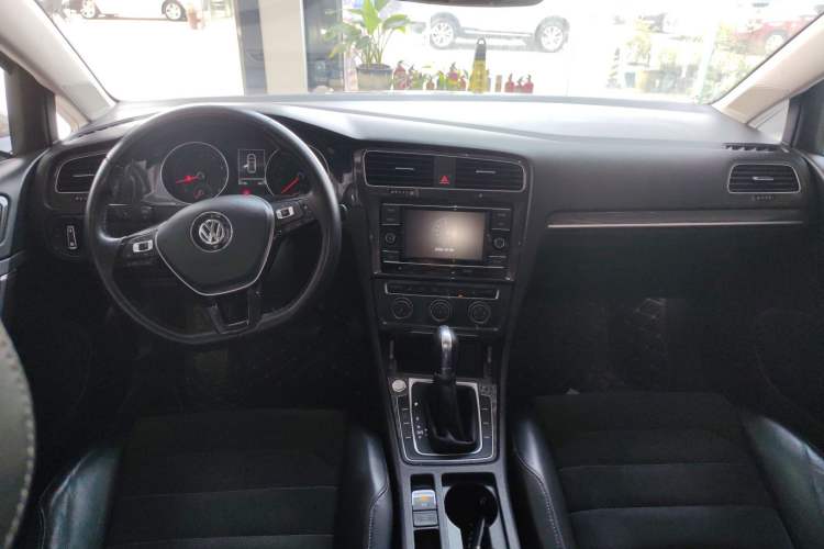 Used Volkswagen Golf 2018 230TSI Automatic Luxury Version