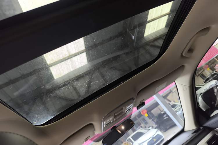 Used Geely Auto Emgrand X7 Sport 2018 1.8TD Automatic Two-Wheel Drive Smart Connect 4G Internet Edition
