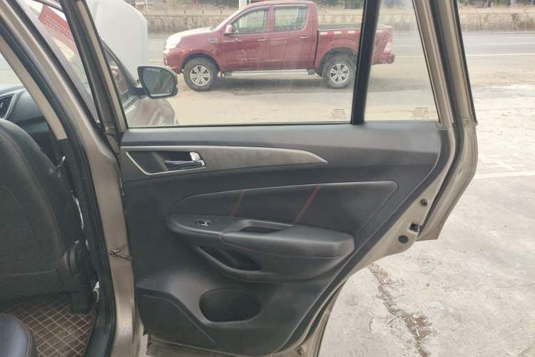 Used Changan CS75 2014 1.8T Automatic Elite Version China V Standard
