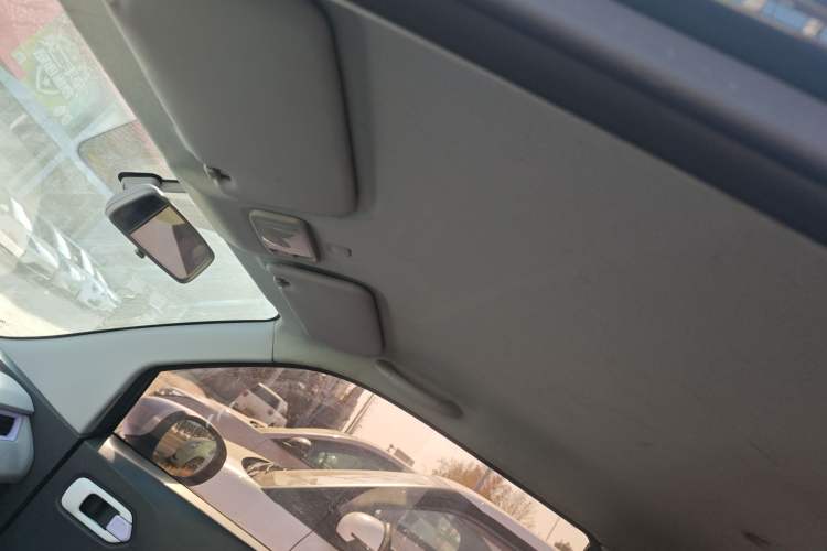 Used Chery QQ Ice Cream 2022 170km Sundae Phosphate Lithium-Ion
