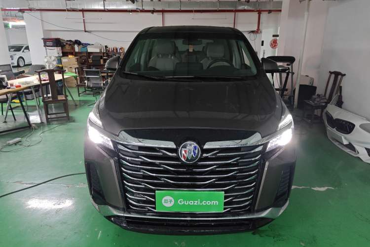 Used Buick GL8 2023 Land Executive Class Comfort Model
