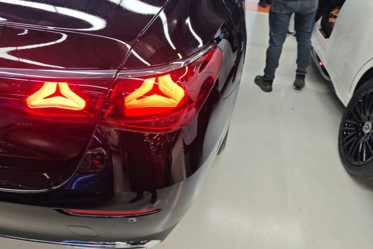 Used Mercedes-Benz E-Class 2025 E 260 L
