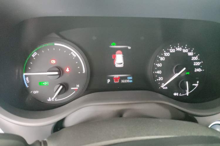 Used Toyota Sienna 2023 2.5L Hybrid Deluxe Edition