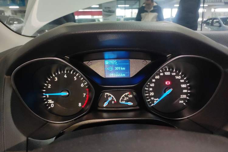 Used Ford Focus 2017 Hatchback 1.6L Automatic Fashion Edition Smart Drive Version
