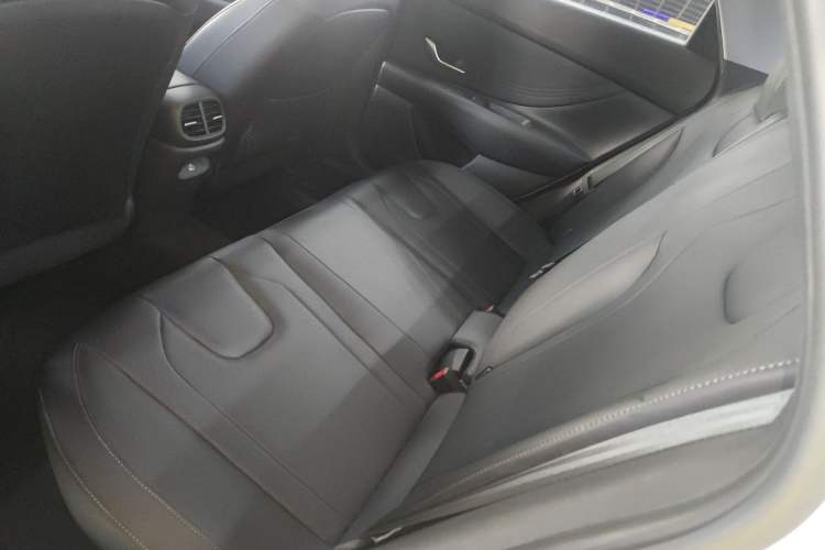 Used Hyundai Elantra 2022 1.5L CVT LUX Prestige Edition
