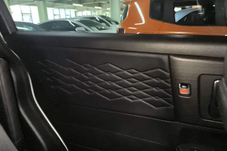 Used Honda Elysion 2022 2.0L eHEV Luxury Edition
