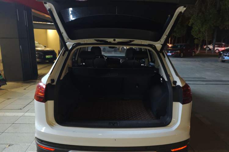 Used Volkswagen Tayron 2020 330TSI Two-Wheel Drive Luxury Connected Pro Edition
