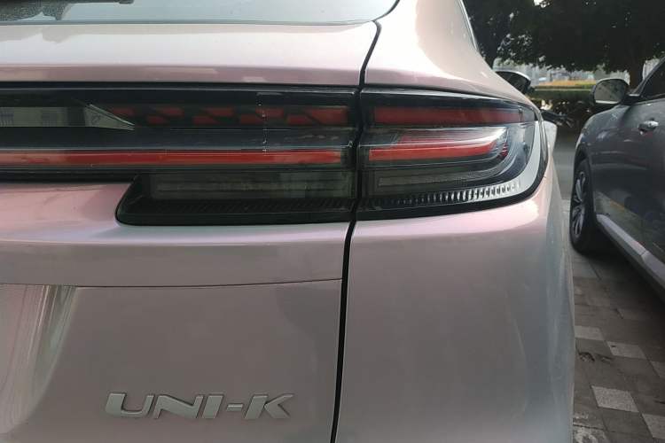 Used Changan UNI-K 2024 2.0T Two-Wheel Drive Global Edition
