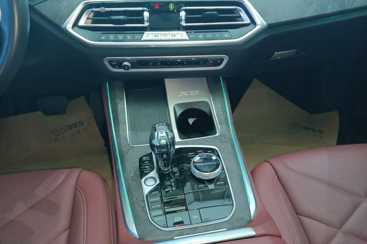 Used BMW X5 2022 Restyled xDrive 30Li Luxury Version M Sport Package
