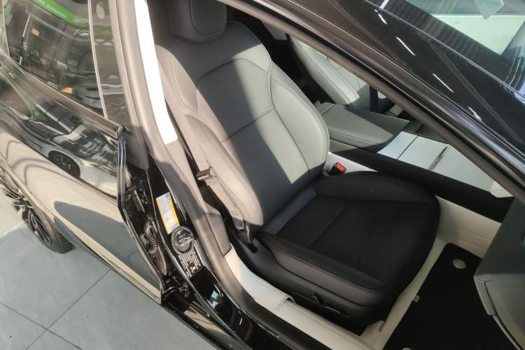 Used Tesla Model 3 2023 Rear-Wheel-Drive Version
