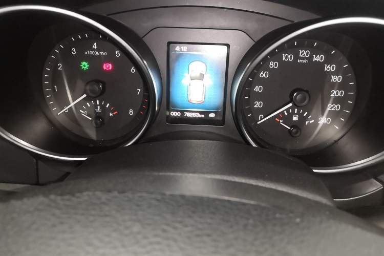 Used Haval H8 2015 2.0T two-wheel drive Comfort trim level