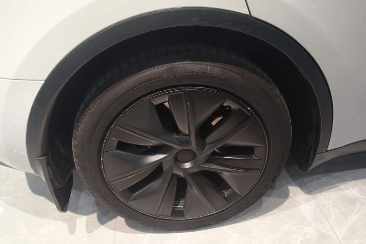Used Tesla Model Y 2023 Rear-Wheel-Drive Version
