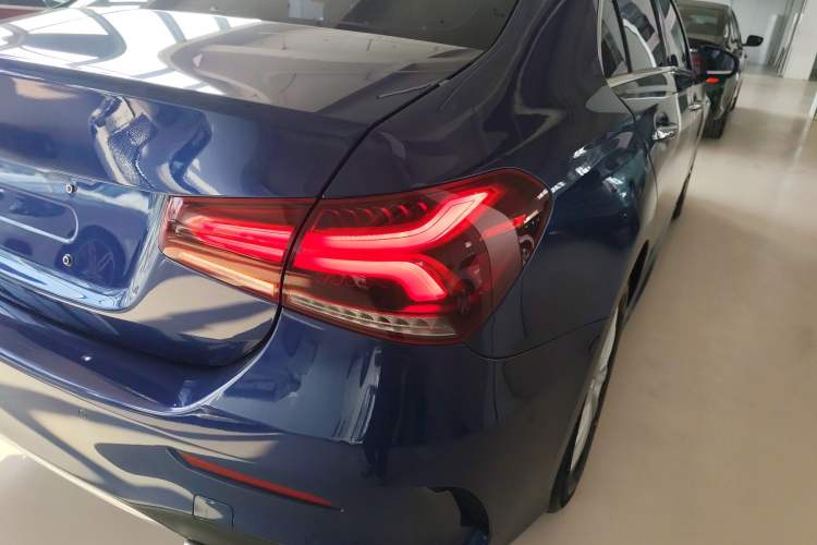 Used Mercedes-Benz A-Class 2021 A 200 L Sport Sedan Fashion Model
