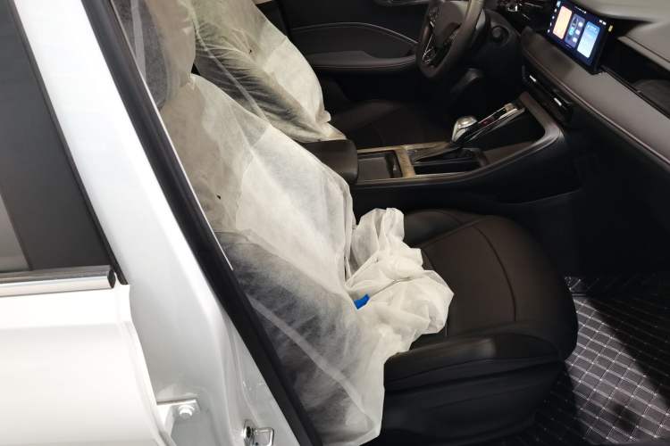 Used Roewe i5 2023 1.5L CVT Luxury Edition
