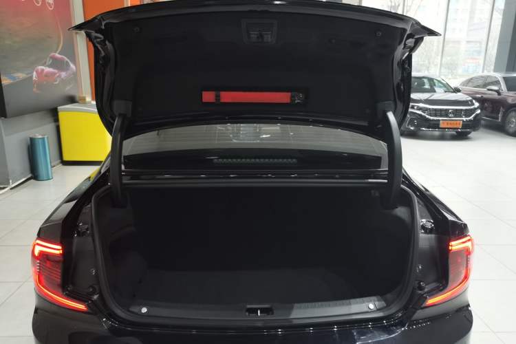 Used Volvo S90 2022 B5 Zhiyi Luxury Edition
