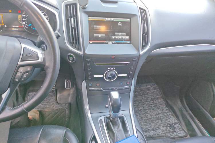 Used Ford Edge 2015 2.0T GTDi Four-Wheel Drive Prestige Model
