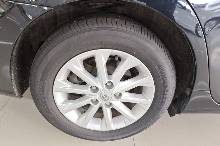 Used Toyota Camry 2016 2.0G 10th Anniversary Leading Edition
