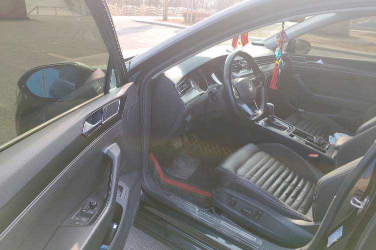 Used Volkswagen Magotan 2020 330TSI DSG Leading Model
