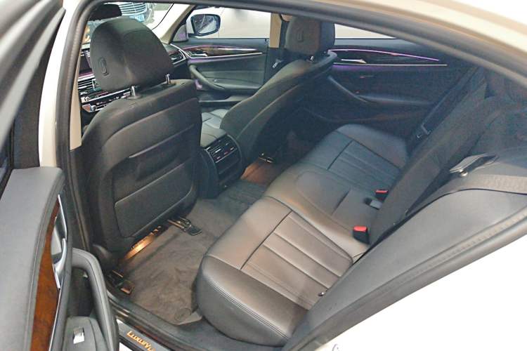 Used BMW 5 Series 2019 525Li Luxury Package
