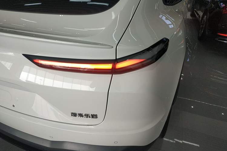 Used ONVO L60 2024 60 kWh Rear-Drive Version
