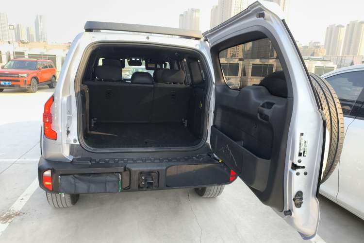 Used  G318 2024 Four-Wheel-Drive Air Suspension Model
