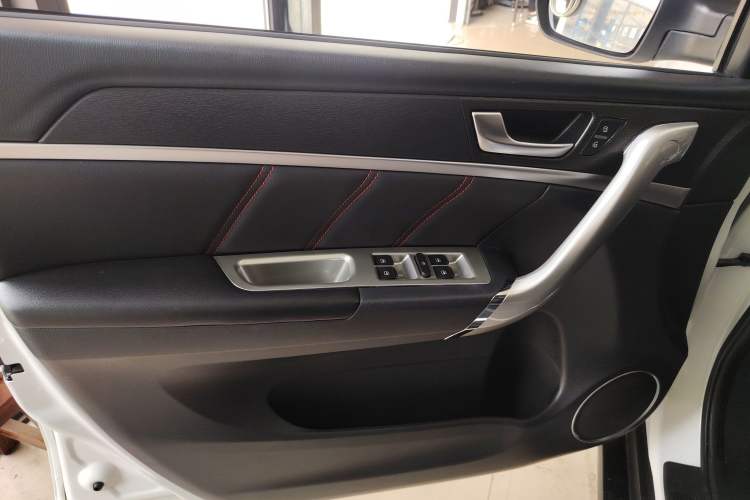 Used Haval M6 2019 1.5T DCT Two-Wheel Drive Elite Version China VI Standard
