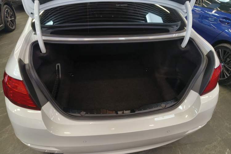 Used BMW 5 Series 2017 520Li Elegant Edition
