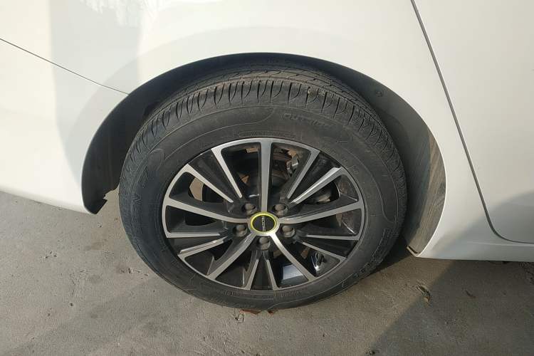 Used Roewe i5 2021 1.5L CVT Black Gold Edition