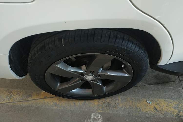 Used Mercedes-Benz GLK-Class 2013 GLK 300 4MATIC Dynamic Sunroof Model