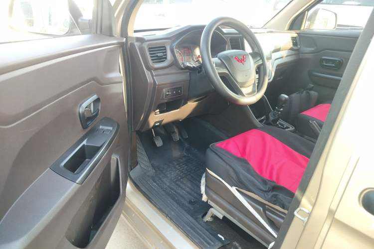 Used Wuling Hongguang V 2022 1.5L Jingqu Edition Electric-Assist LAR
