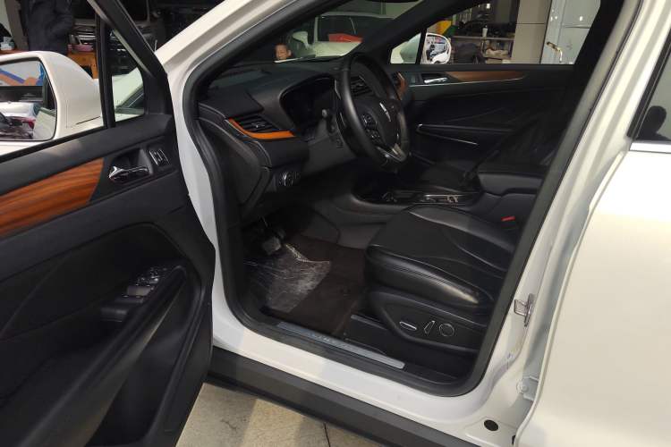 Used Lincoln MKC 2017 2.0T Four-Wheel Drive Zunya Edition
