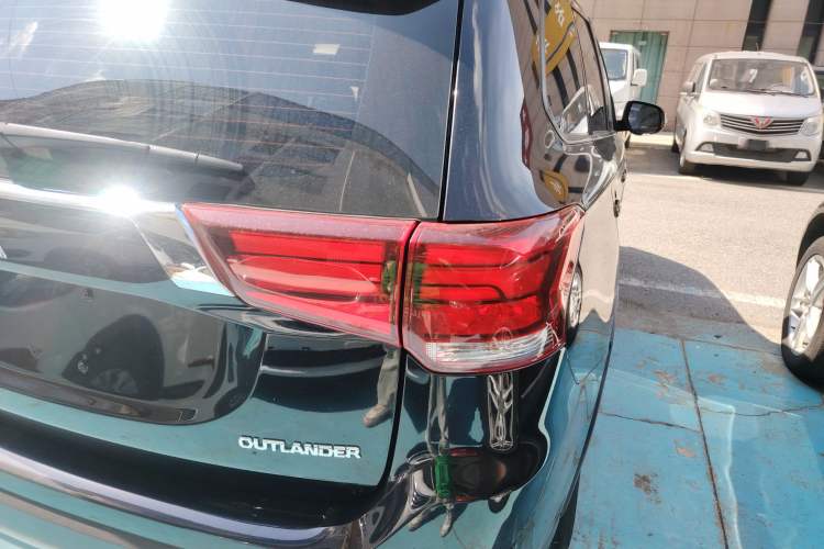 Used Mitsubishi Outlander 2019 2.0L Two-Wheel Drive Comfort Edition 5 Seats China VI Standard
