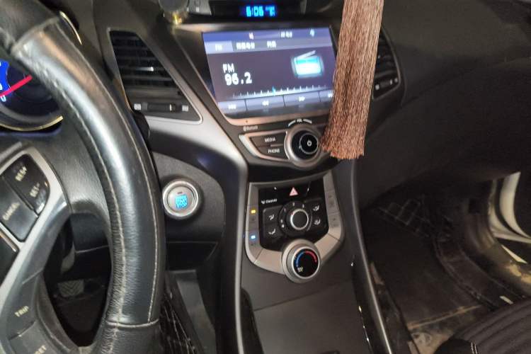 Used Hyundai Elantra (5th Generation / Langdong) 2016 1.6L Manual Prestige Edition
