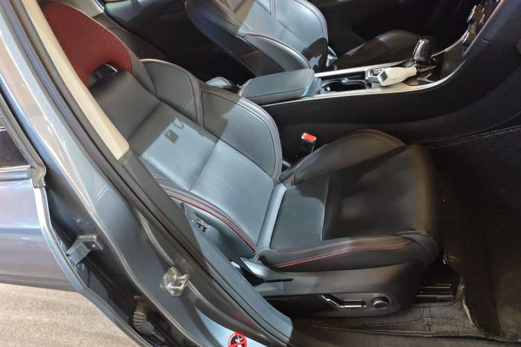 Used Lynk & Co 01 2019 2.0T Two-Wheel Drive Zhaopu Version China VI Standard
