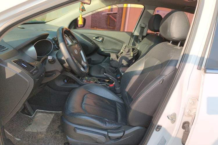 Used Hyundai ix35 2015 2.0L Automatic 2WD Smart Type China IV
