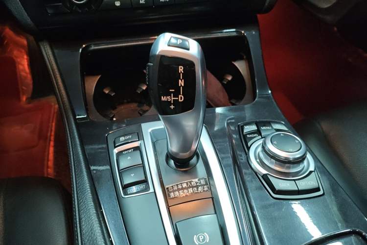 Used BMW 5 Series 2014 520Li Elegant Model
