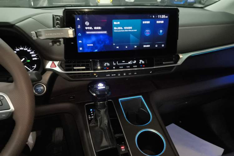 Used Toyota Granvia 2023 2.5L Hybrid Prestige PLUS Edition
