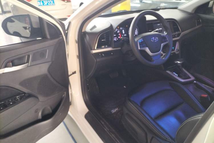 Used Hyundai Elantra 2016 1.6L Automatic ZhiXuan – Elite Version