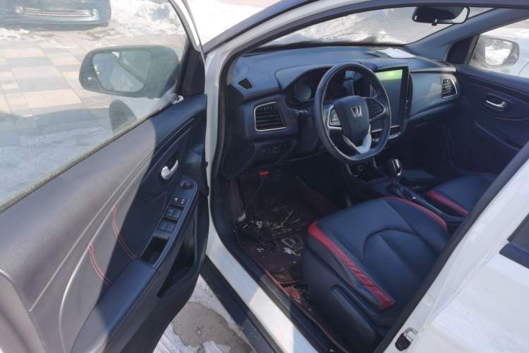 Used Luxgen U5 SUV 2017 1.6L CVT Jazz Edition
