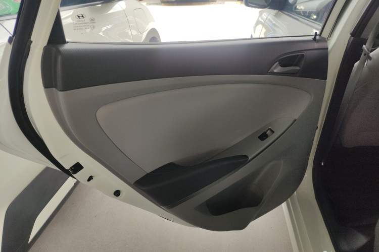 Used Hyundai Verna 2014 1.4L Manual Smart GLS Trim
