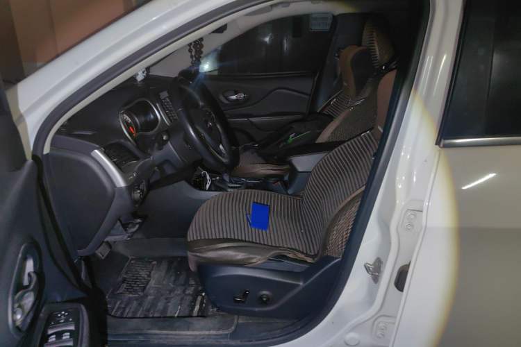 Used  Cherokee 2016 2.4L Leading Smart Version