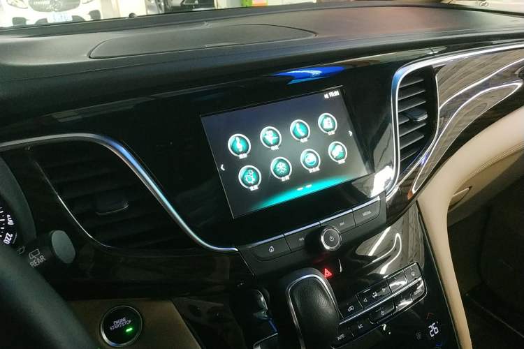 Used Buick GL8 2017 ES 28T Flagship Model China V Standard
