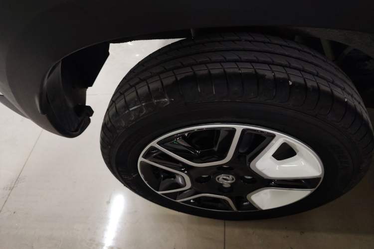 Used Dongfeng NAMMI BOX 2022 Revised Light Wind Edition 201 km Standard Version
