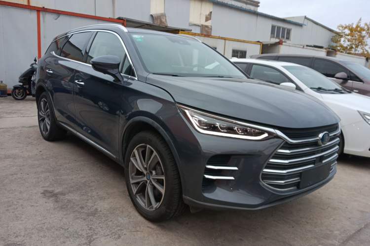 Used BYD Tang New Energy 2018 DM 2.0T All-Wheel Drive Smart Connectivity Luxury Model 7 Seats China V Emission Standard