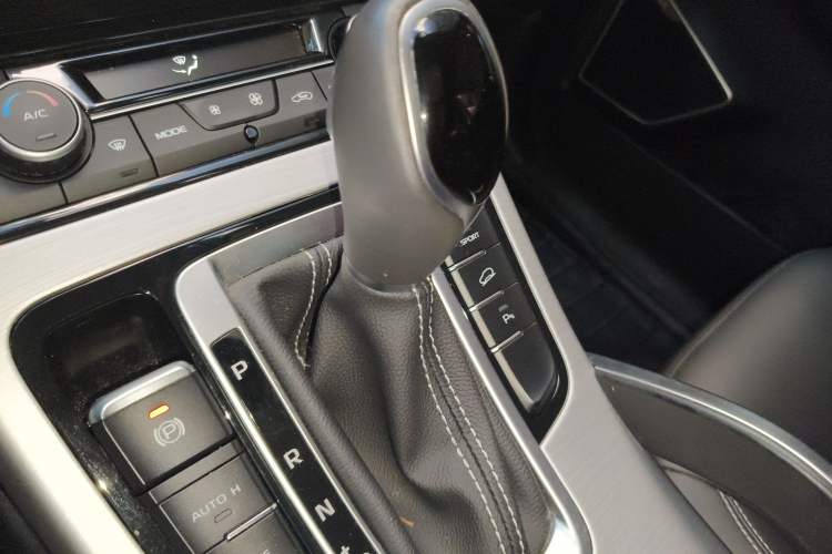 Used Geely Auto Emgrand X7 Sport 2016 1.8TD Automatic Smart Connectivity Version
