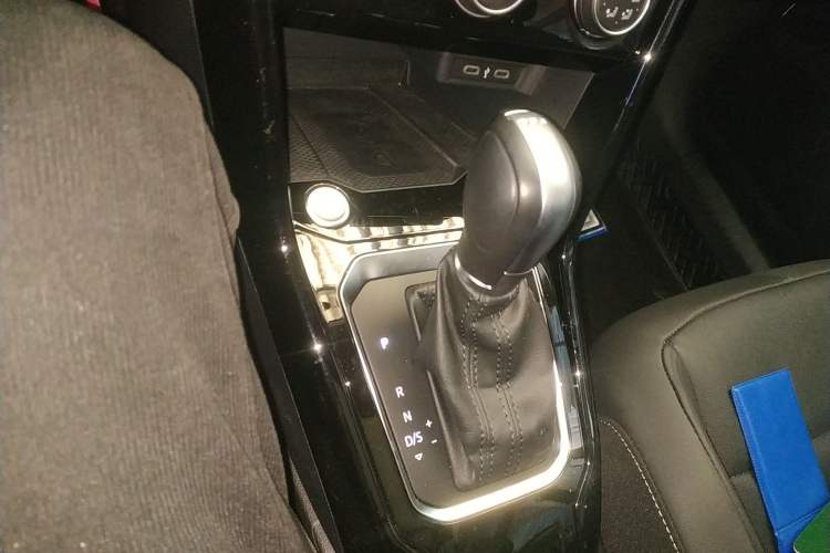 Used Volkswagen T-ROC 2021 280TSI DSG Two-Wheel Drive Comfort Connect Edition
