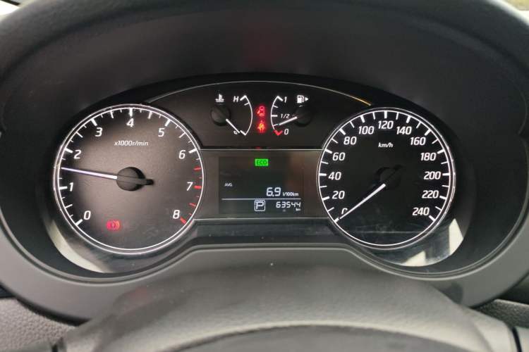 Used Nissan Tiida 2016 1.6L CVT Cool Dynamic Edition