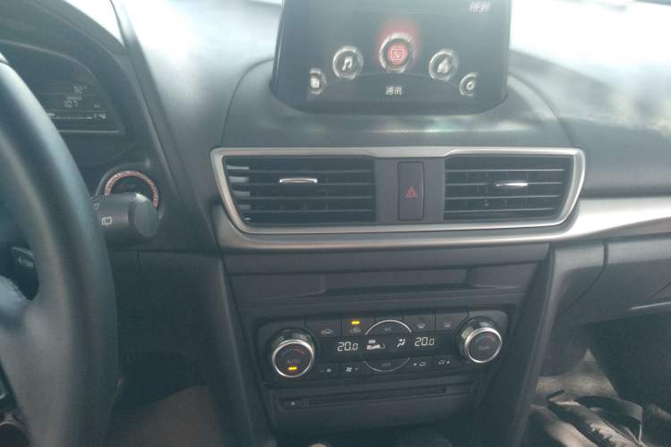 Used Mazda Mazda 3 Axela 2017 Hatchback 2.0L Automatic Luxury Model Emission Standard China V
