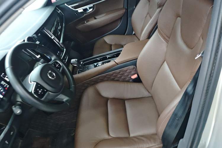Used Volvo S90 2018 T4 Zhiyuan Edition
